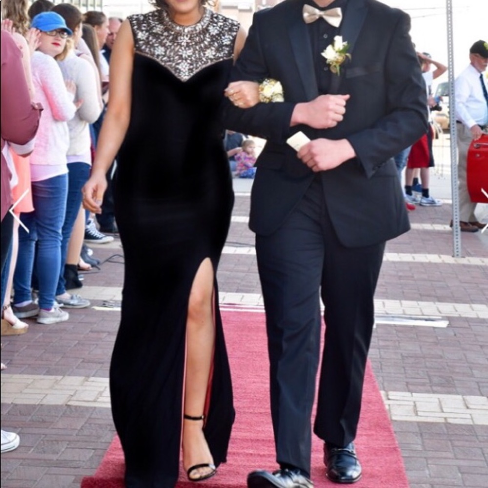 Black prom dress